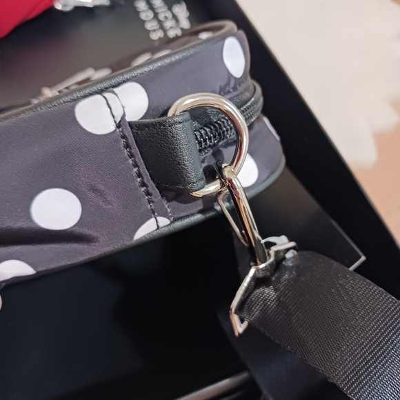 Bioworld Disney Mickey Mouse Crossbody & Tech Pouch Set - Picture 4 of 12